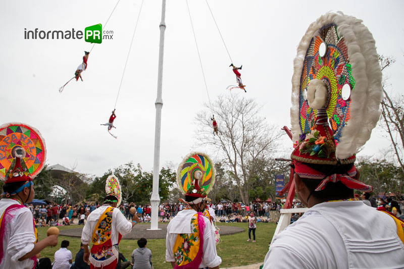 Danza de coladores en Cumbre Tajín (Foto: Jorge Huerta E.)
